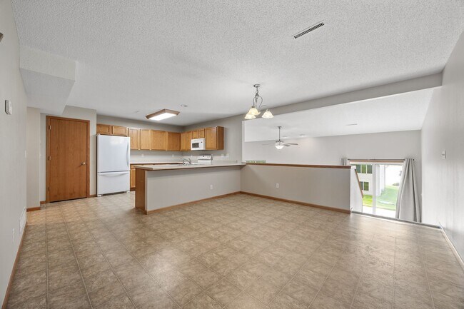 Foto del edificio - 533 E Goldfinch Dr