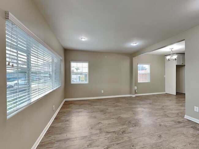Building Photo - 15203 S McKinley Ave