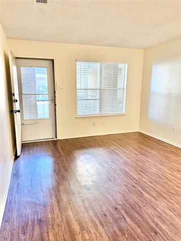 Foto del edificio - 222 N Center St