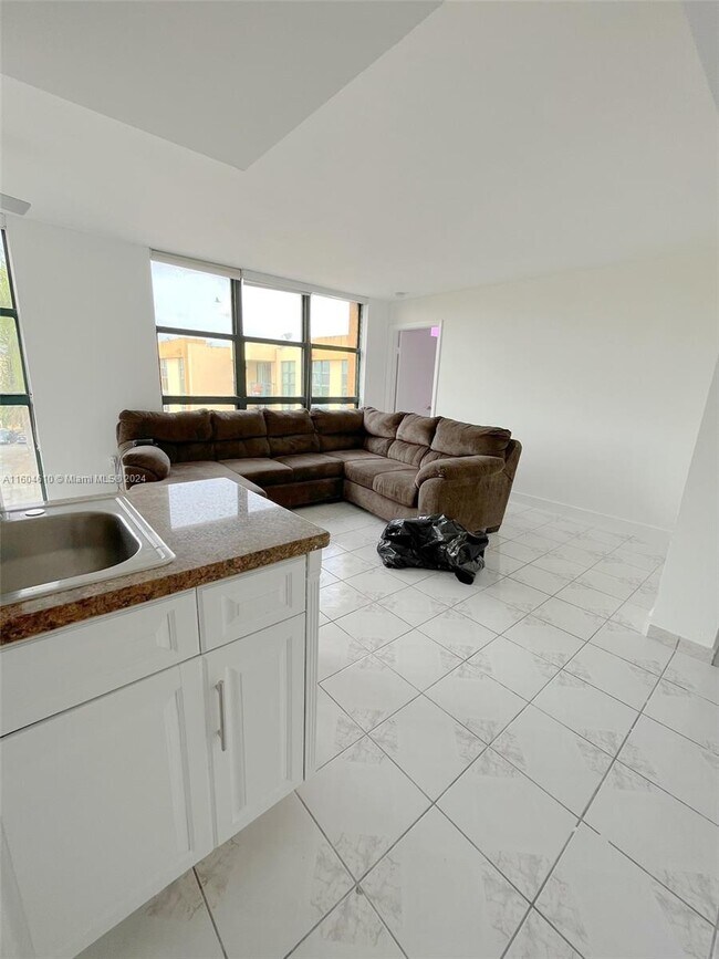 Foto del edificio - 11790 SW 18th St