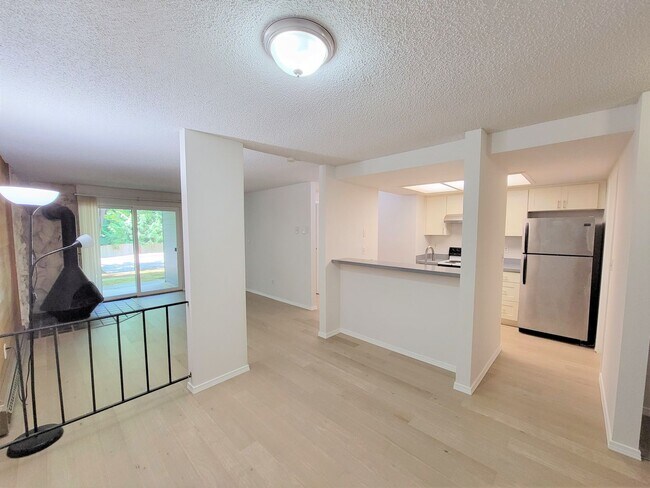 Foto del edificio - 1BD/1BA Bellevue Highlands Condo $1795