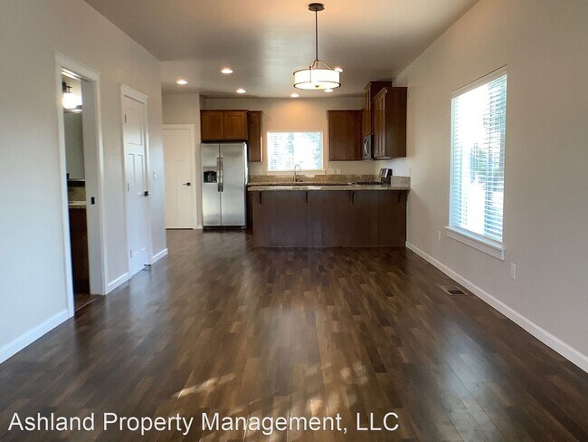 Building Photo - 3 br, 2.5 bath House - 208 Wintersage Circle