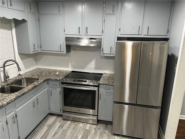 Foto del edificio - 1083 Center St SW