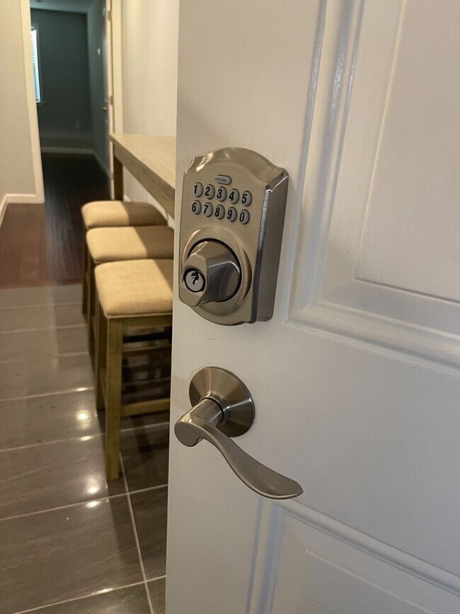 Foto del edificio - 2125 20th Ave