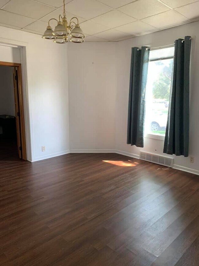 Living room - 312 S 5th St