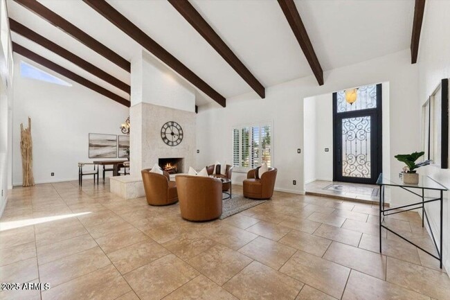 Foto del edificio - 8356 E San Ricardo Dr