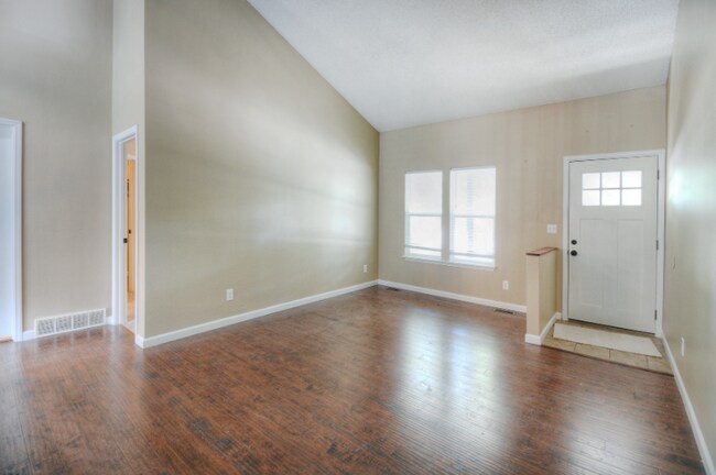Foto del edificio - 3680 Pennyroyal Ln