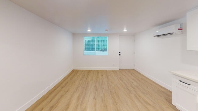 Interior Photo - ALLESANDRO