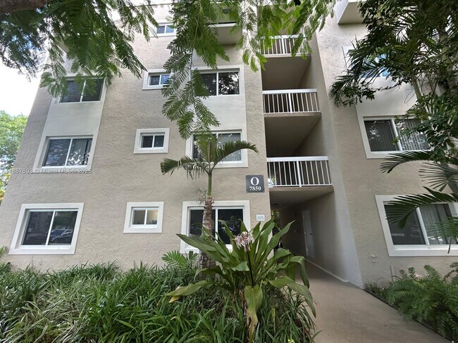 Foto del edificio - 7850 Camino Real