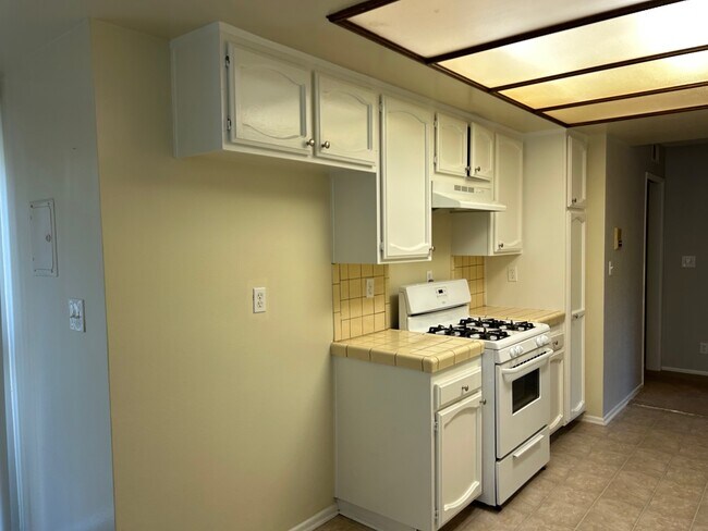 Foto del edificio - 12143 Valleyheart Dr
