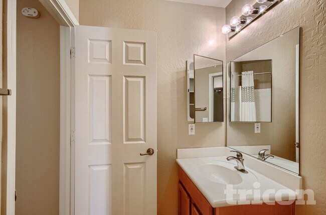 Foto del edificio - 34113 N Alison Dr