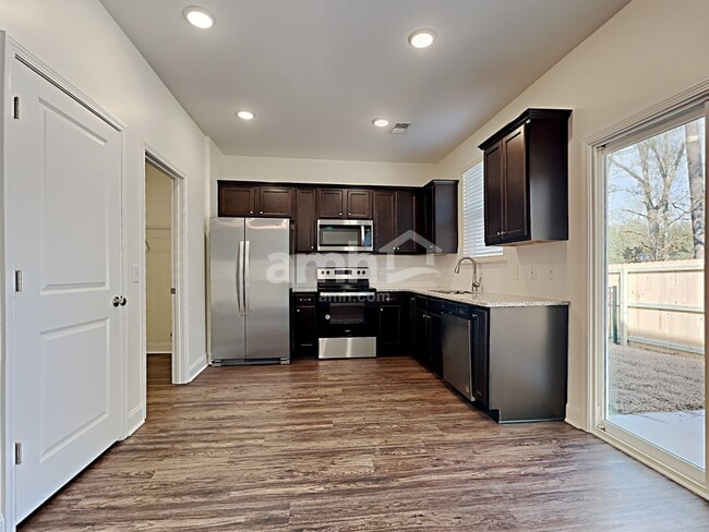 Foto del edificio - 1825 Produce Ln