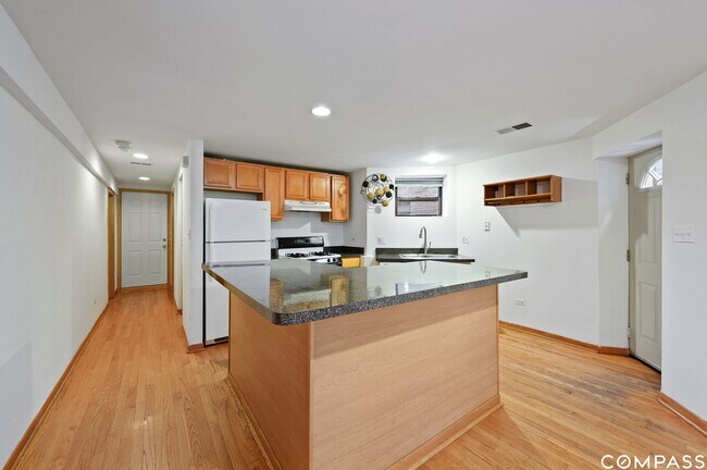 Building Photo - 3135 N Clifton Ave