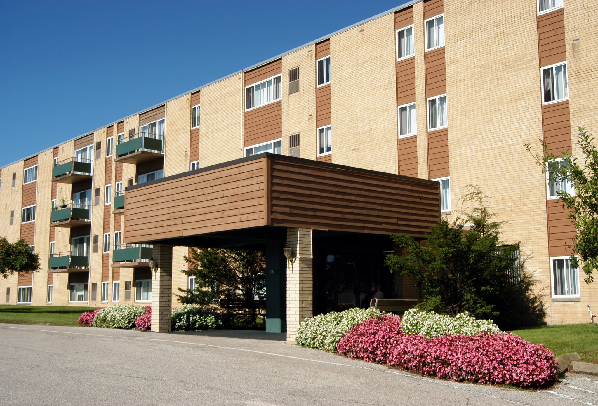 Pleasant Lake Apartments – photo 5
