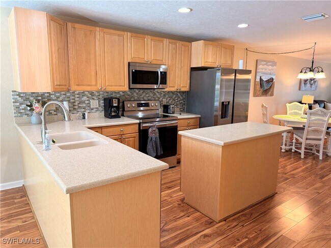 Foto del edificio - 4211 SE 19th Pl