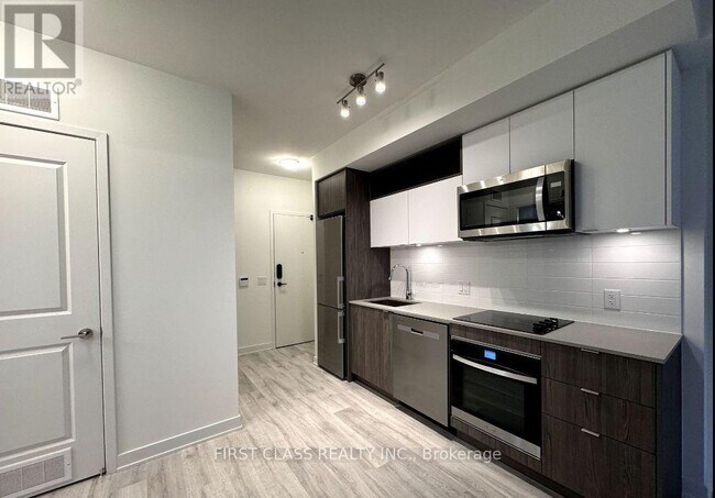 Building Photo - 100-100 Dalhousie St