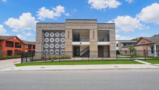 Foto del edificio - 1606 El Paso St