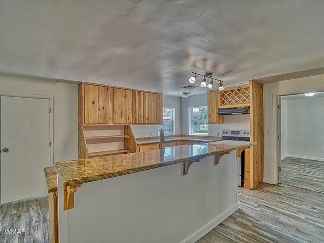 Building Photo - 2580 Poplar Dr