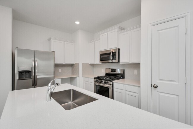 Foto del edificio - 15801 Macroom Dr