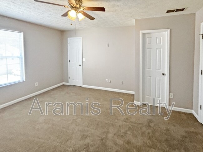 Building Photo - 5820 Wellborn Oaks Ct