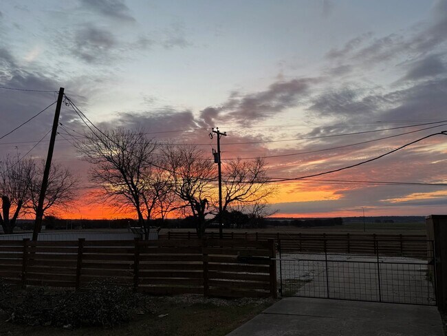 Foto del edificio - 257 Brettwood Dr