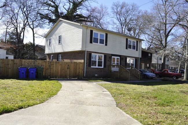 Building Photo - 9396 Pine Tree Rd