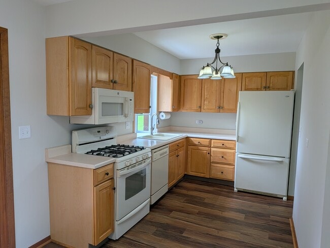 Building Photo - 1707 Cherrywood Ln