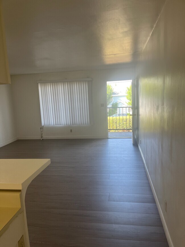 Foto del edificio - 1905 Cedar St