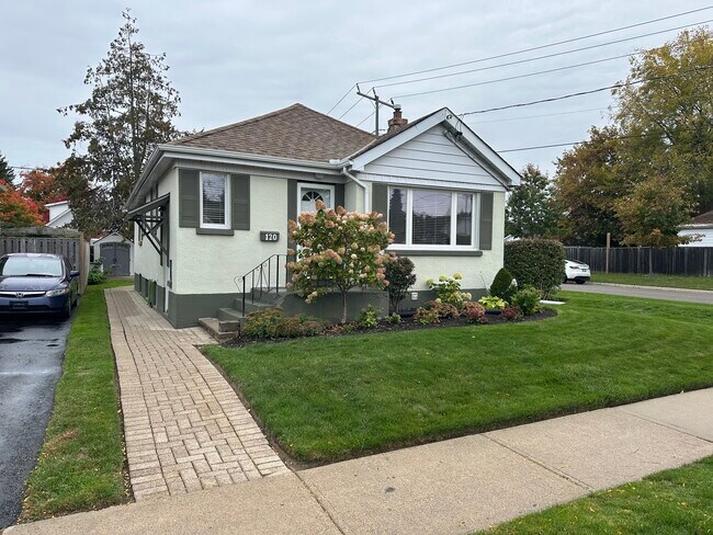 Photo du bâtiment - Comfortable Living Layout (2 Bed, 1 Bath)