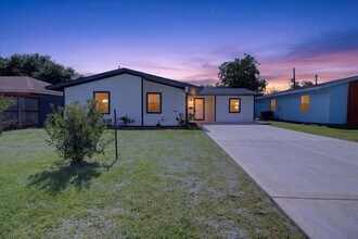 Building Photo - 2114 Linden Creek Ln