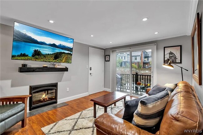 Building Photo - 770 W Ferry St