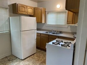 Building Photo - 2108.5 3rd St