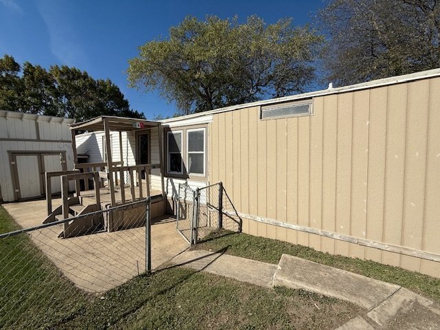Foto del edificio - 220 Bark Ln