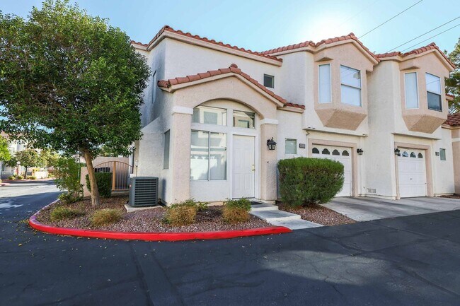 Foto del edificio - Charming Corner Home in Gated Community!