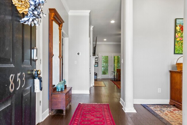 Foto del edificio - Beautiful 5 Bed 3.5 Bath Home! Available N...