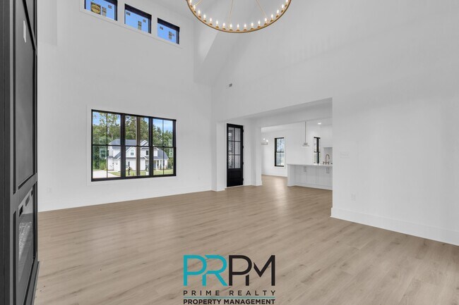 Building Photo - 938 Benchmark Dr
