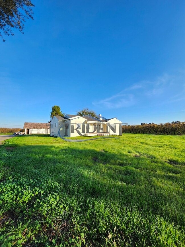 Building Photo - 11363 CA-70