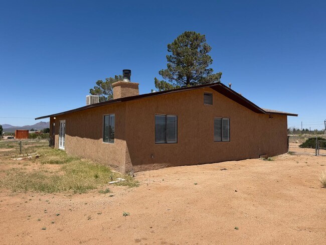 Foto del edificio - Spacious 4/2 in the Country / Horses ok