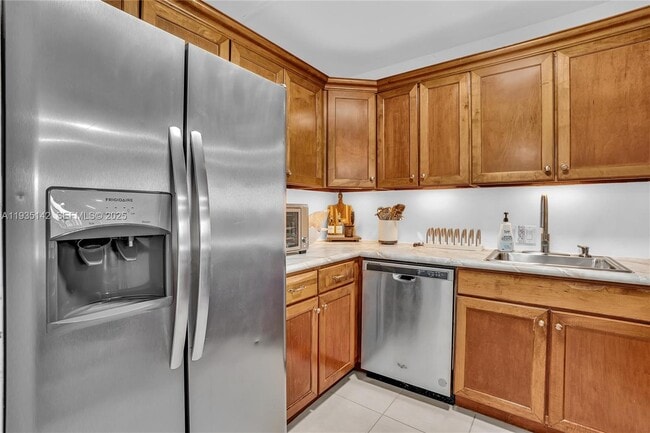 Foto del edificio - 3675 N Country Club Dr