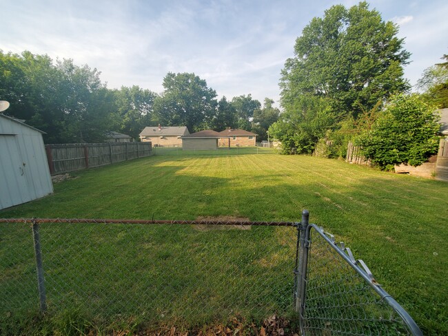 Building Photo - 3225 New Lynnview Dr