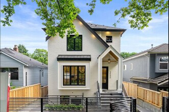 Building Photo - 3588 Pender St E