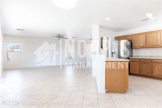 Building Photo - 5 br, 3 bath House - 372 S 16th St