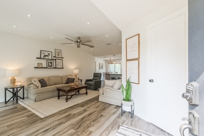 Foto del edificio - 1538 Park Meadow Dr