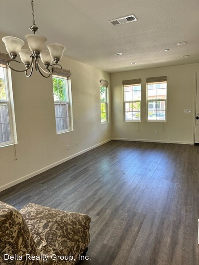 Building Photo - 3 br, 2.5 bath House - 1927 Woodsage Way