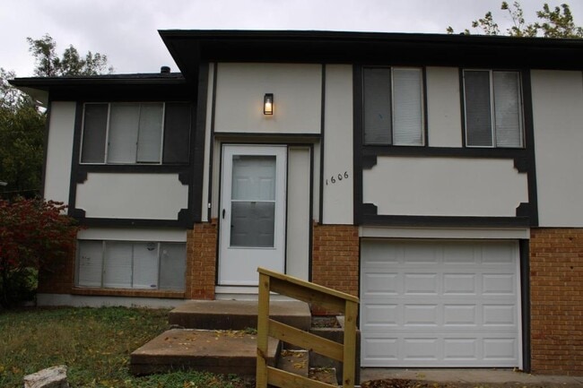 Foto del edificio - 1606 N 63rd Terrace