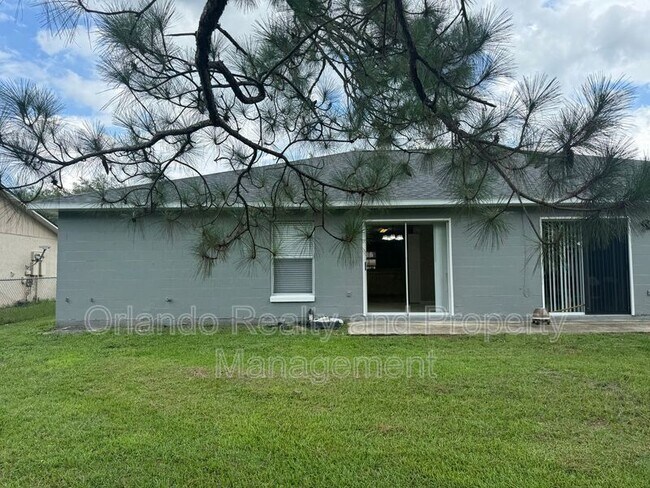 Foto del edificio - 550 Imperial Pl