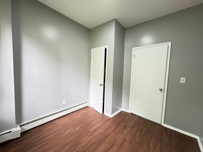 224 S Orange Ave 1 - 205 S Orange Ave