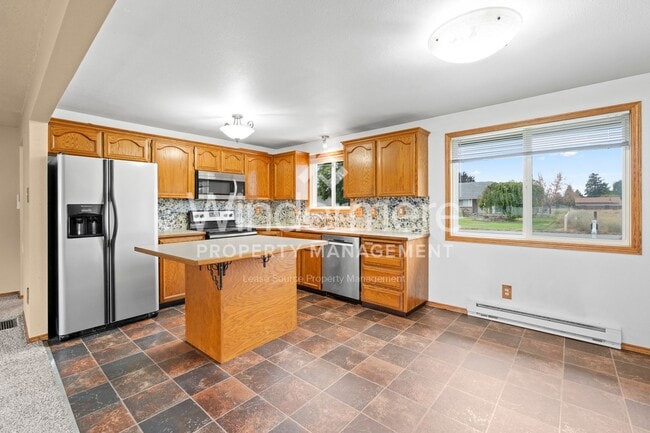 Building Photo - **Available July** 4 Bedroom Home In Spokane Valley