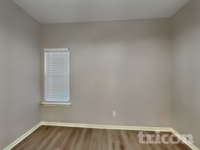 Foto del edificio - 1810 Millbrook Dr