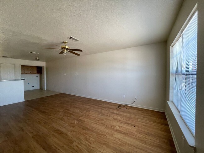 Building Photo - 3408 Zephyr Rd